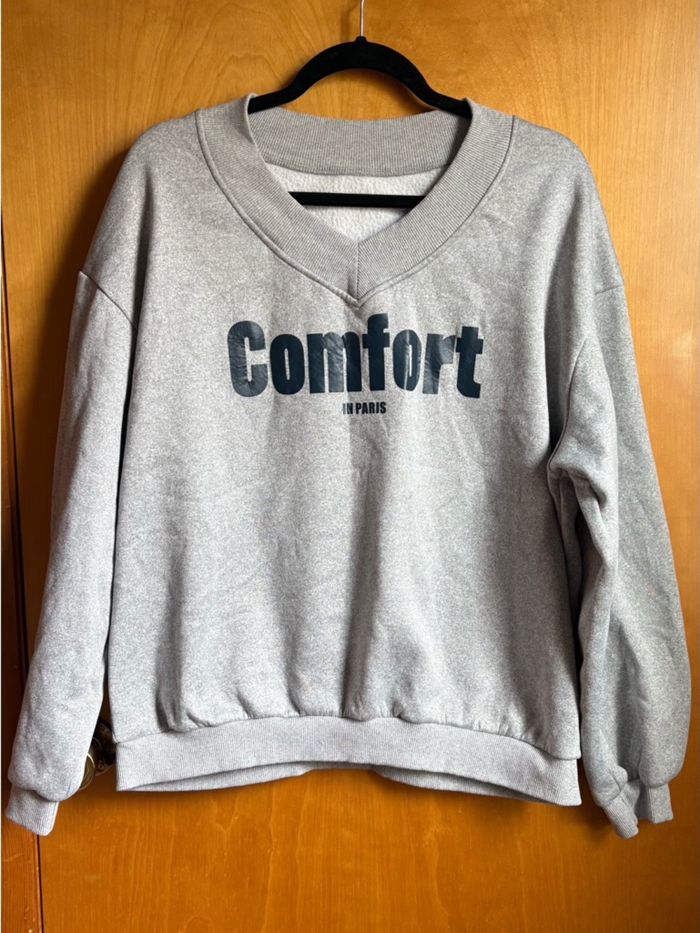 Gray “Comfort in Paris” Sweatshirt L | V Neck Graphic Pullover